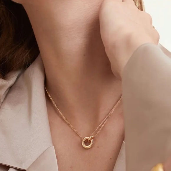 ⚜️𝟯𝟬%𝗢𝗙𝗙 𝗯𝘂𝗻𝗱𝗹𝗲𝘀 𝟯+⚜️ NEW Interlocked Stainless Steel Necklace - Picture 7 of 15